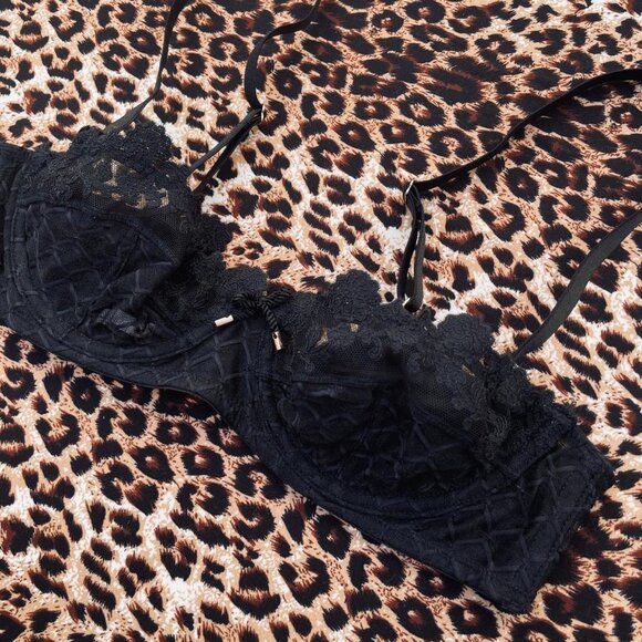 ♡︎ savage x fenty black demi bra ♡︎ - Picture 2 of 7